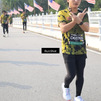 Runner Photo 6903660