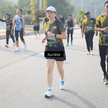 Runner Photo 6903663