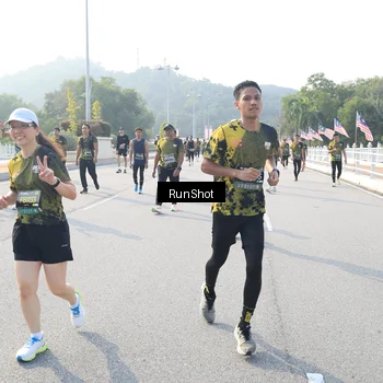 Runner Photo 6903683