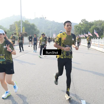 Runner Photo 6903685