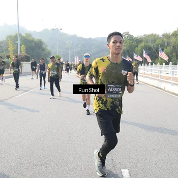 Runner Photo 6903689