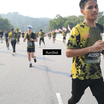 Runner Photo 6903697