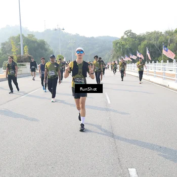 Runner Photo 6903699