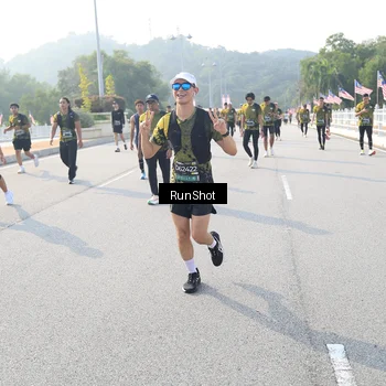 Runner Photo 6903711