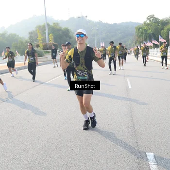 Runner Photo 6903716
