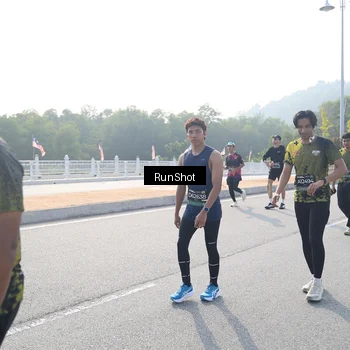Runner Photo 6903747