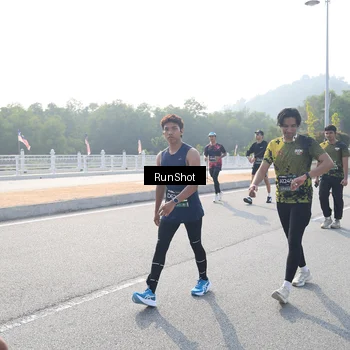Runner Photo 6903753