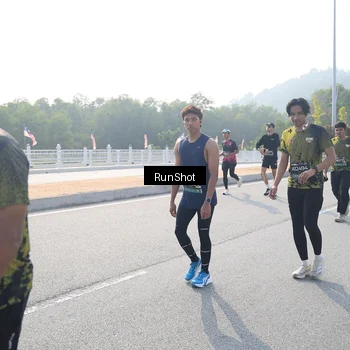 Runner Photo 6903759