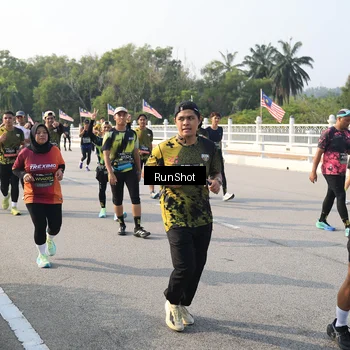 Runner Photo 6903813