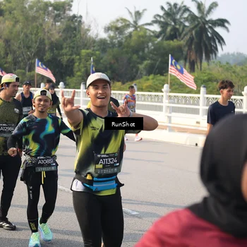 Runner Photo 6903835
