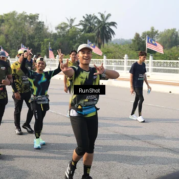 Runner Photo 6903844