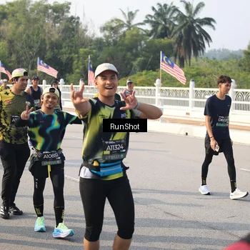 Runner Photo 6903845