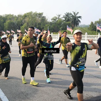 Runner Photo 6903854