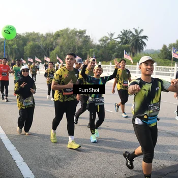 Runner Photo 6903858
