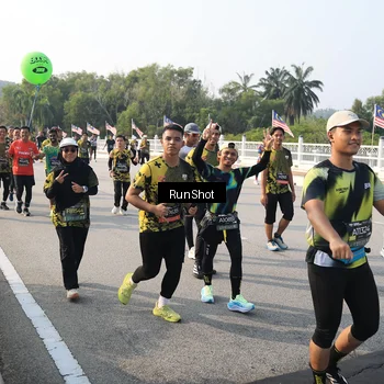 Runner Photo 6903859
