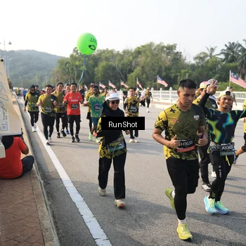 Runner Photo 6903862