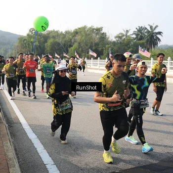Runner Photo 6903872