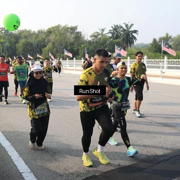 Runner Photo 6903873