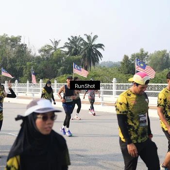 Runner Photo 6903885
