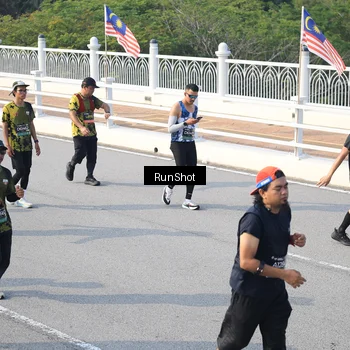 Runner Photo 6903914