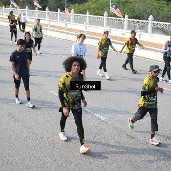 Runner Photo 6903938