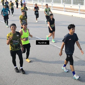 Runner Photo 6903975