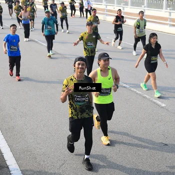 Runner Photo 6903976