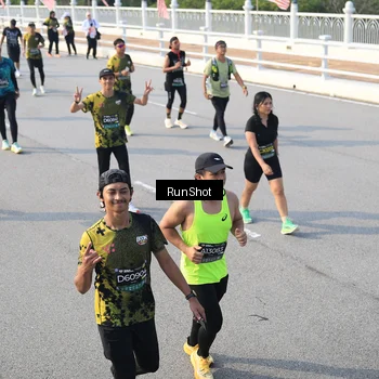 Runner Photo 6903981