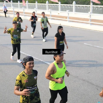 Runner Photo 6903986