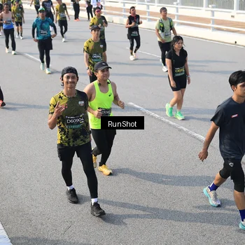 Runner Photo 6903987