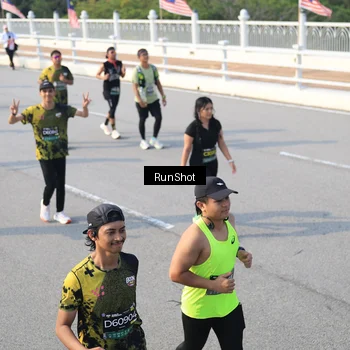 Runner Photo 6903988