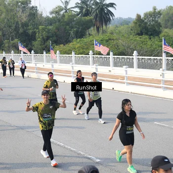 Runner Photo 6903990