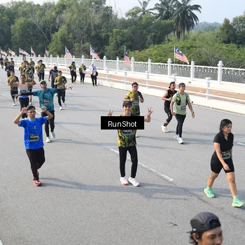 Runner Photo 6903991