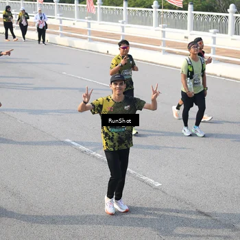 Runner Photo 6903998