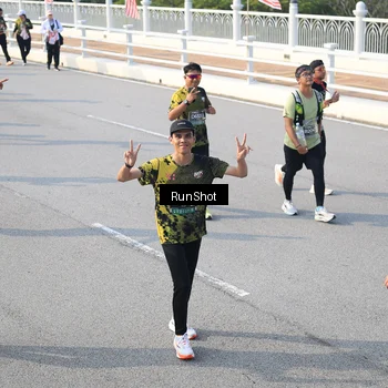 Runner Photo 6904010