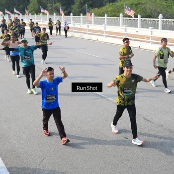 Runner Photo 6904014