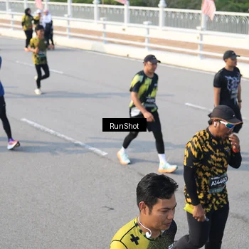 Runner Photo 6904143