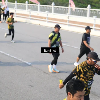 Runner Photo 6904151