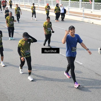 Runner Photo 6904174