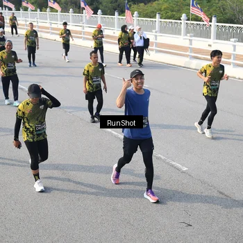 Runner Photo 6904184