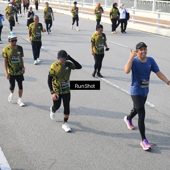 Runner Photo 6904185