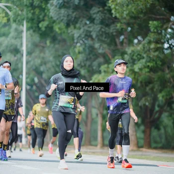 Runner Photo 6904323
