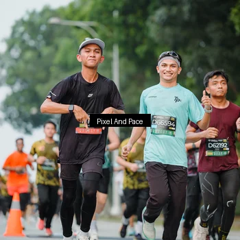 Runner Photo 6904573