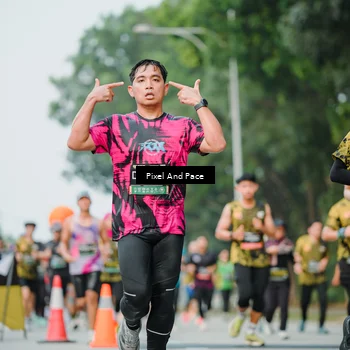 Runner Photo 6904697