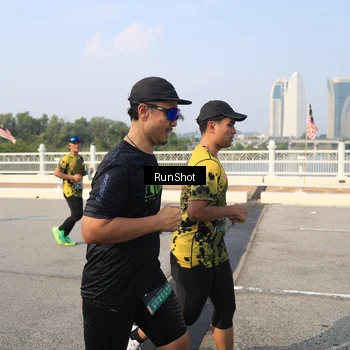 Runner Photo 6904807