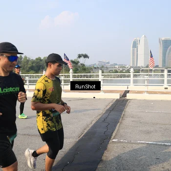 Runner Photo 6904824