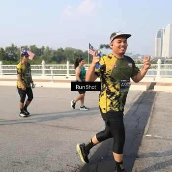Runner Photo 6904857