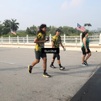 Runner Photo 6904860