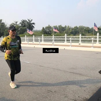 Runner Photo 6904878