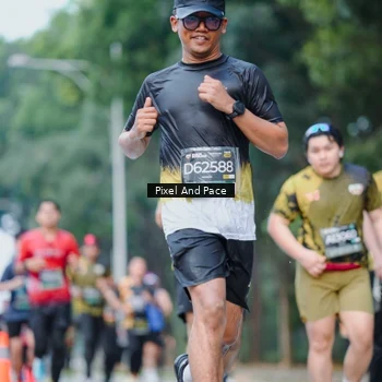 Runner Photo 6904974
